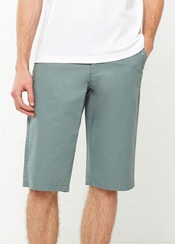 LCWAİKİKİ KLASİK STANDART KALIP ERKEK GABARDİN BERMUDA ŞORT 36 B - Görsel 7