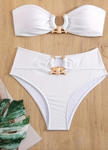 Beyaz bikini