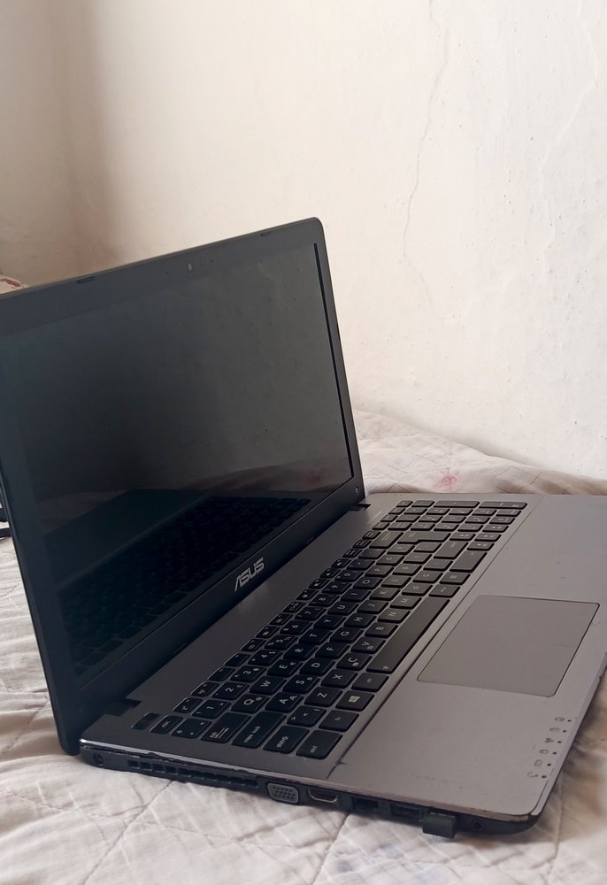 Gri ASUS Laptop - Görsel 4