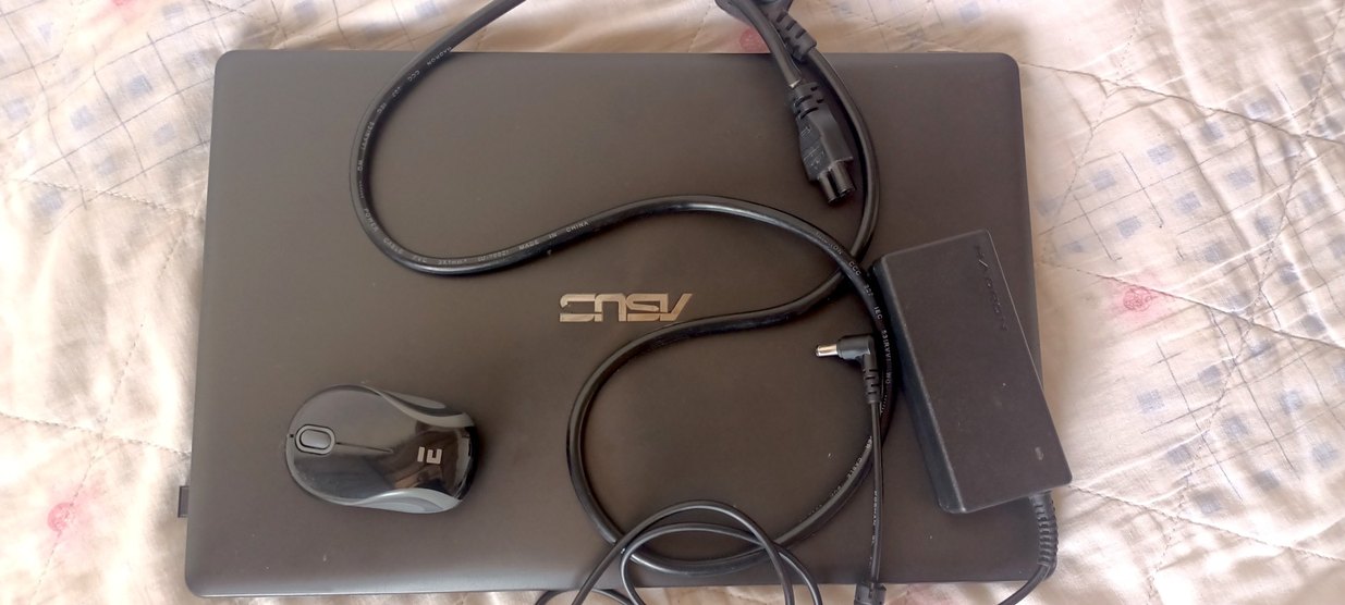 Gri ASUS Laptop - Görsel 2