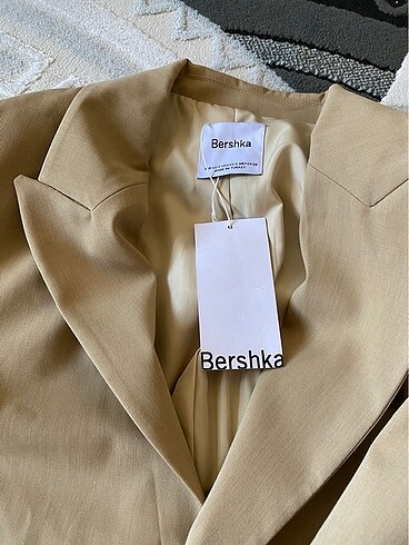s Beden BERSHKA markalı oversize blazer