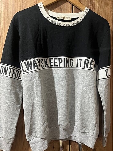 Sweatshirt