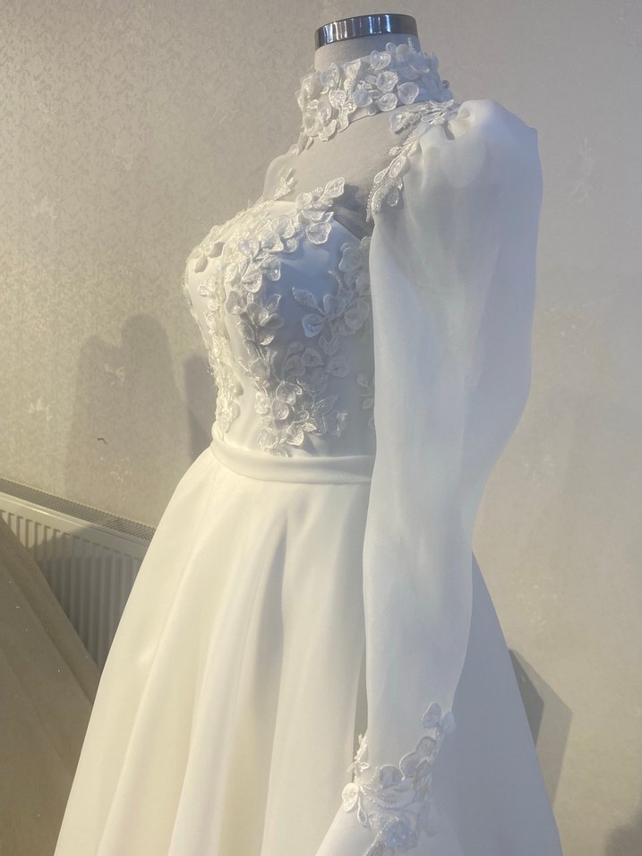 Yüksek Yakalı Vintage Gelinlik - Görsel 3