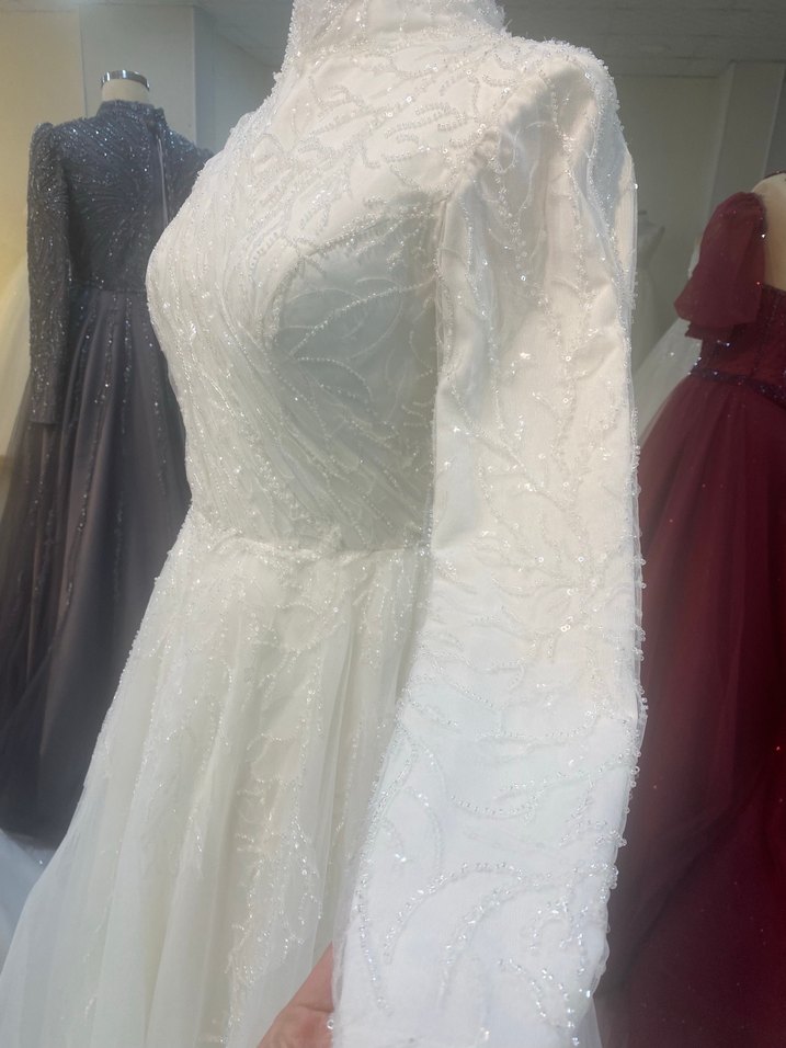 Uzun Kollu Yüksek Yakalı tesettür Gelinlik - Görsel 3