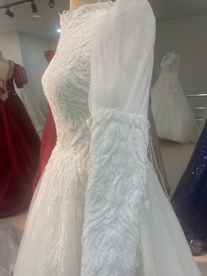 Uzun Kollu Yüksek Yakalı Gelinlik - Görsel 3