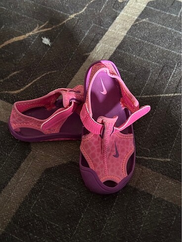25 Beden pembe Renk Nike Orjinal yazlık sandalet terlik