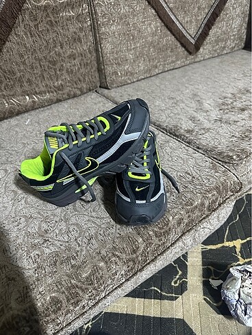 37 Beden siyah Renk Nike ayakkabı