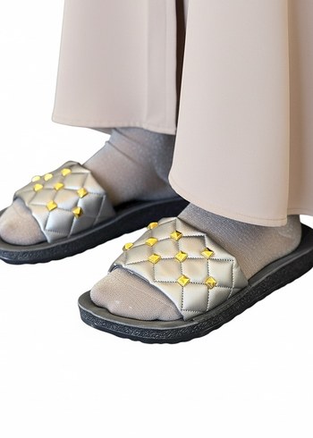 Gri Kare Desenli Kadın Dolgu Topuk Terlik - Görsel 2