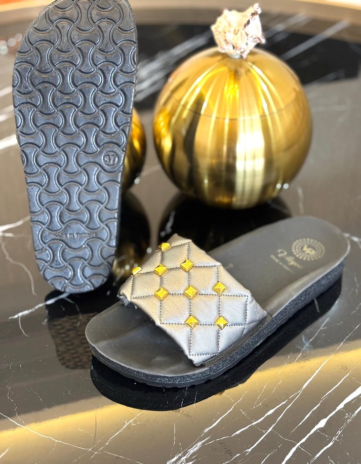 Gri Kare Desenli Kadın Dolgu Topuk Terlik - Görsel 5