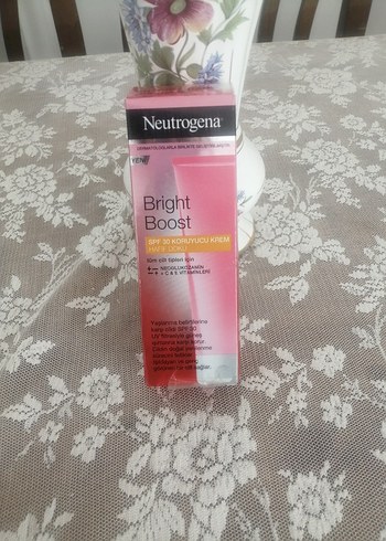 Neutrogena Neutrogena Bright Boost SPF30 BB Krem