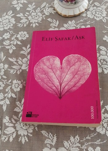 Beden Elif Şafak - Aşk Romanı