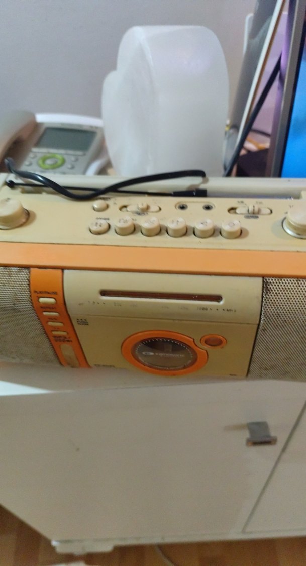 Turuncu Renkli Müzik Sistemi - Görsel 3