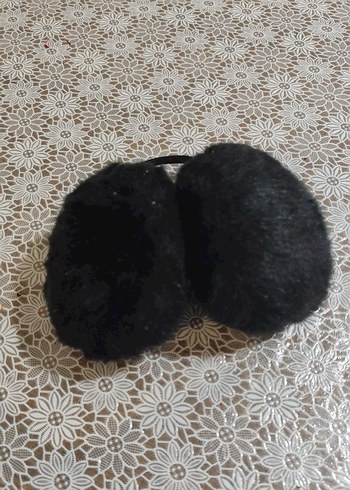 Siyah Kürklü Kadın Peluş Kulaklık - Görsel 4