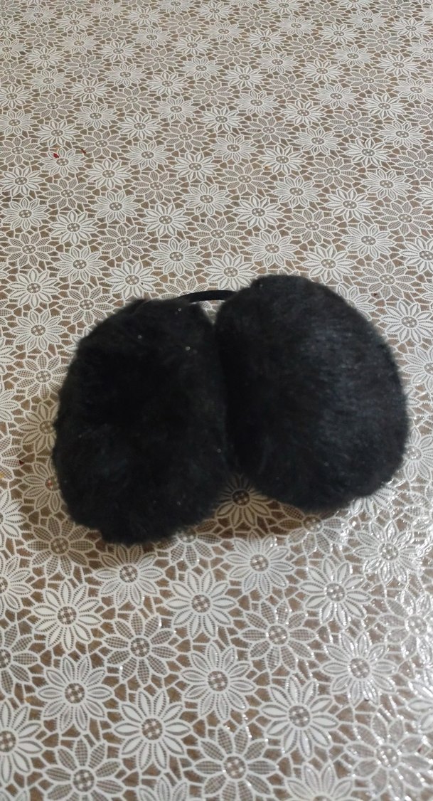 Siyah Kürklü Kadın Peluş Kulaklık - Görsel 3