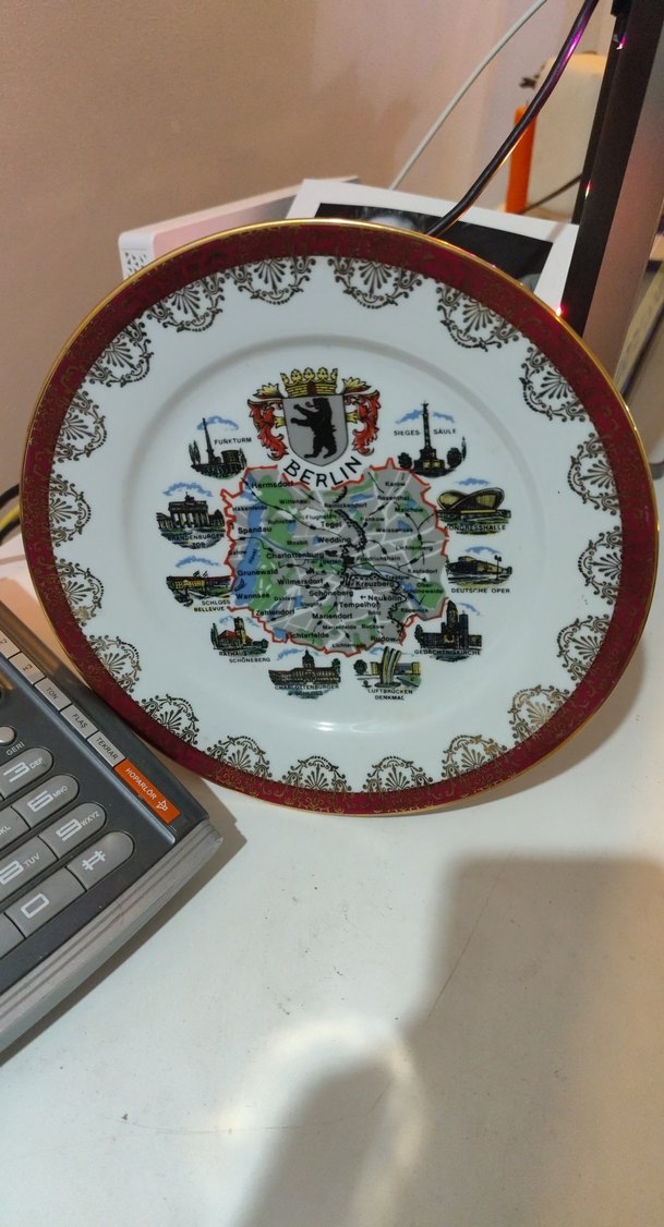 Berlin Temalı Dekoratif Tabak eskiler den - Görsel 2