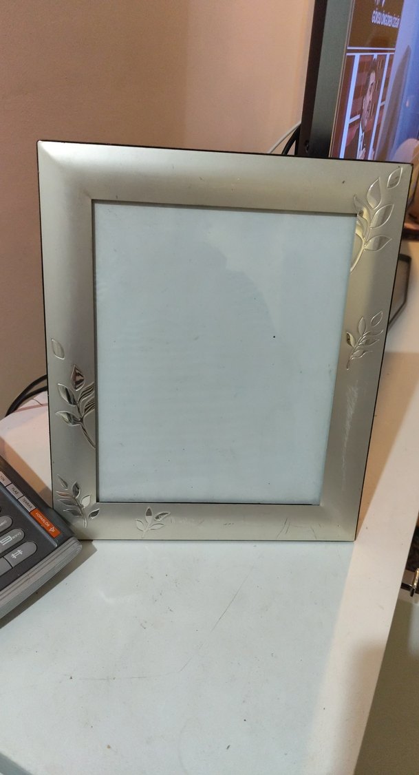 Bej Çiçek Desenli Gri Çerçeve - Görsel 3