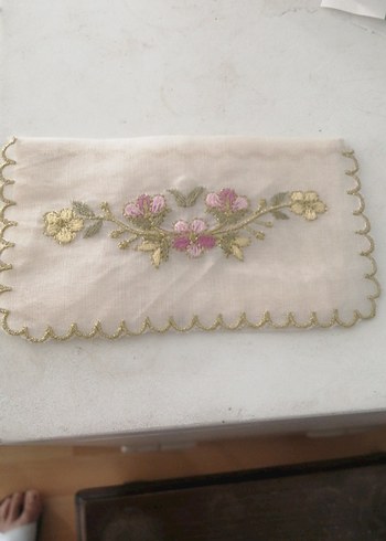 Nakışlı Erkek Mendili Beyaz Pastel. El şi metsklısıma