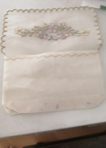 Beden Nakışlı Erkek Mendili Beyaz Pastel. El şi metsklısıma