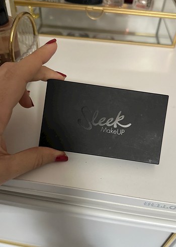 Sleek Bej Tonlarda Göz Farı Paleti - Görsel 4