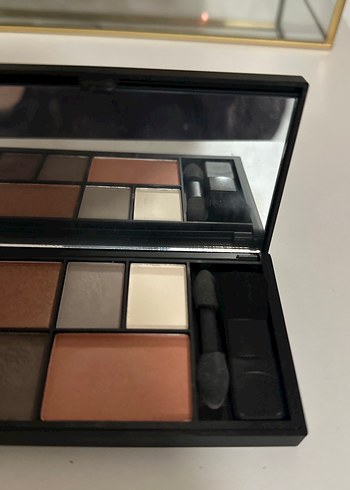 Sleek Bej Tonlarda Göz Farı Paleti - Görsel 3