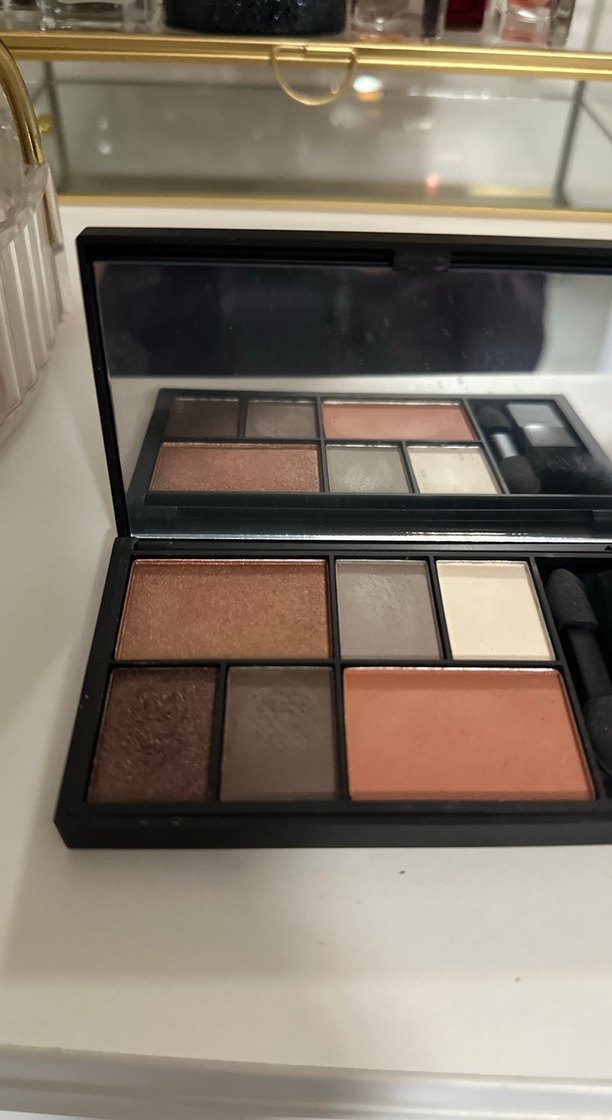 Sleek Bej Tonlarda Göz Farı Paleti - Görsel 2