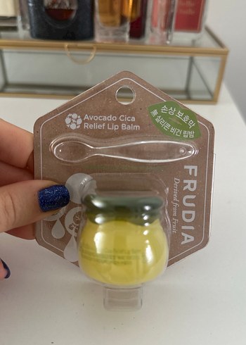 Frudia Avokado Cica Dudak Balmı Sarı - Görsel 2