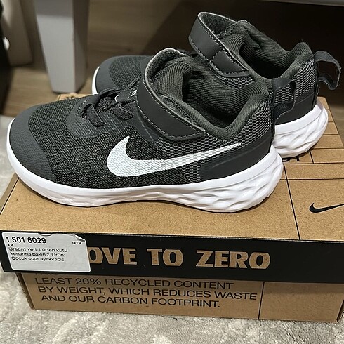 25 Beden gri Renk Nike orjinal çocuk spor ayakkabı 25 numara