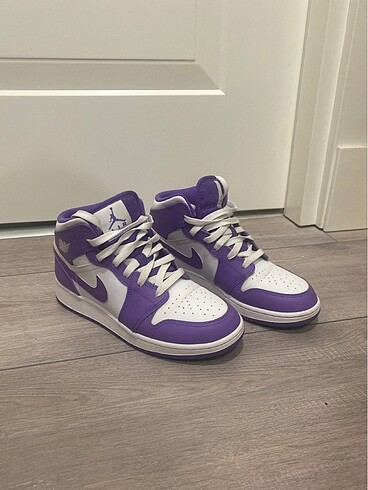 Nike Air Jordan 1 Mid Purple Venom