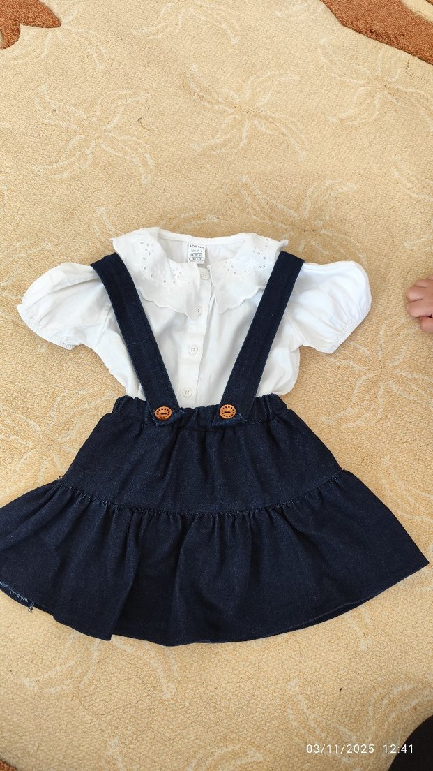 Nakışlı Beyaz Bluz ve Lacivert Kot Etek Takım - Görsel 2