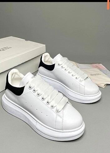 Alexander McQueen Alexander McQueen 37