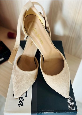 Bej Süet Tokalı Stiletto Kadın Ayakkabı
