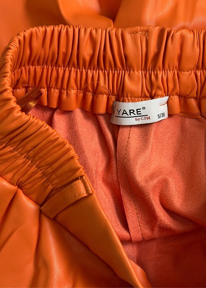 Turuncu Deri Şort - Görsel 3