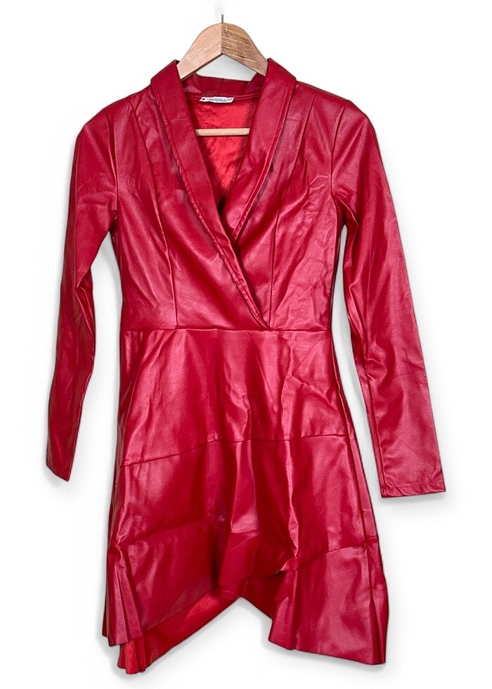 Kırmızı Deri Elbise - Görsel 3