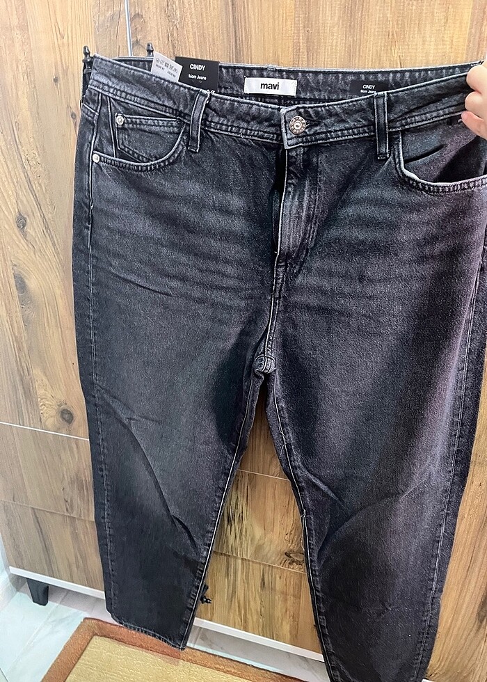 Hiç giyilmemiş etiketi üstünde bol pantolon - Görsel 3