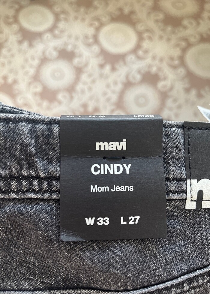 Hiç giyilmemiş etiketi üstünde bol pantolon - Görsel 4