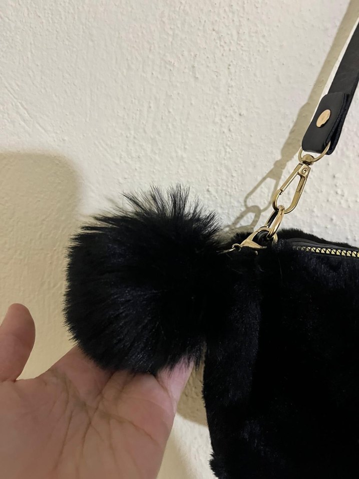 Siyah Peluş Ponponlu Kadın Çanta - Görsel 2