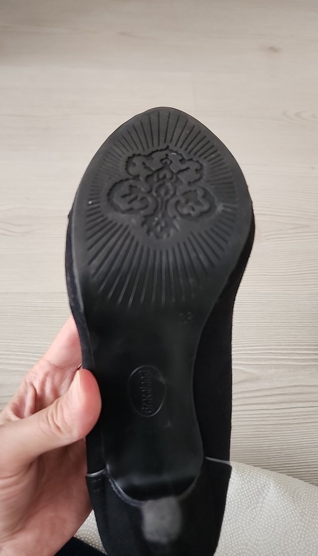 Siyah Süet Tokalı Kadın Topuklu Ayakkabı - Görsel 3