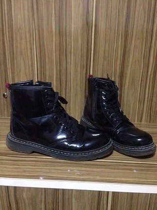 Siyah bot - Görsel 2