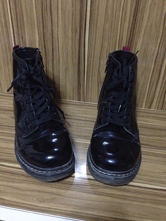 Siyah bot - Görsel 3