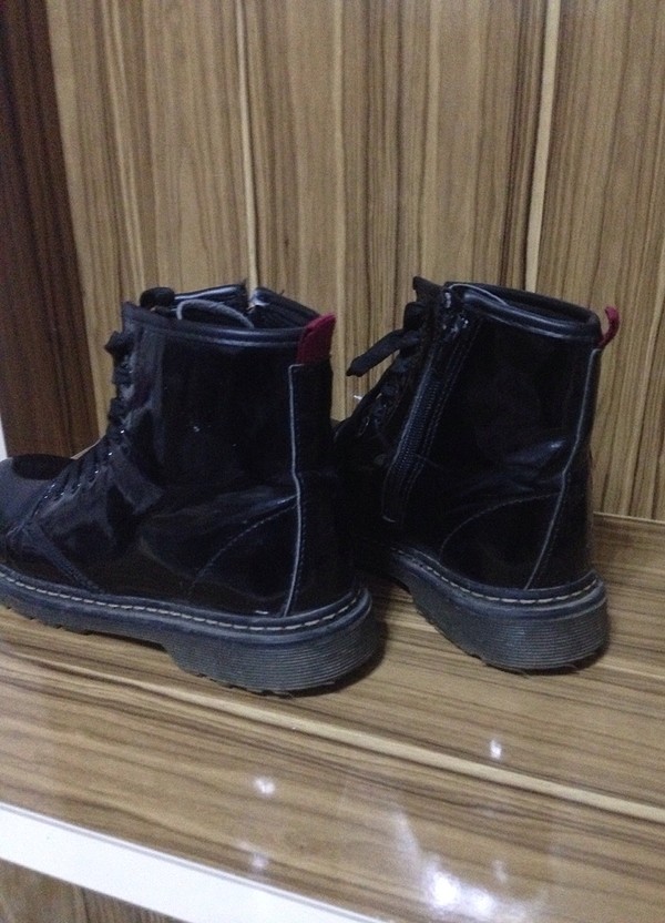 Siyah bot - Görsel 4