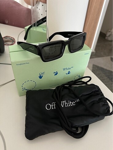 Off white gözlük