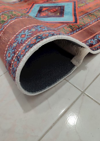 Diğer Renkli Bağlama Desenli Konvansiyonel Halı