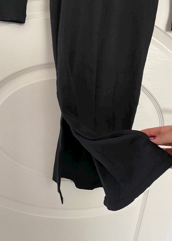 Trendyol & Milla Uzun Kollu Siyah Yırtmaçlı Uzun Elbise