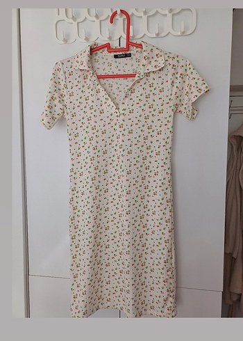 Çiçek Desenli Polo yaka Yazlık Elbise