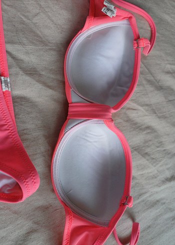 Diğer Dagi Bikini Takımı