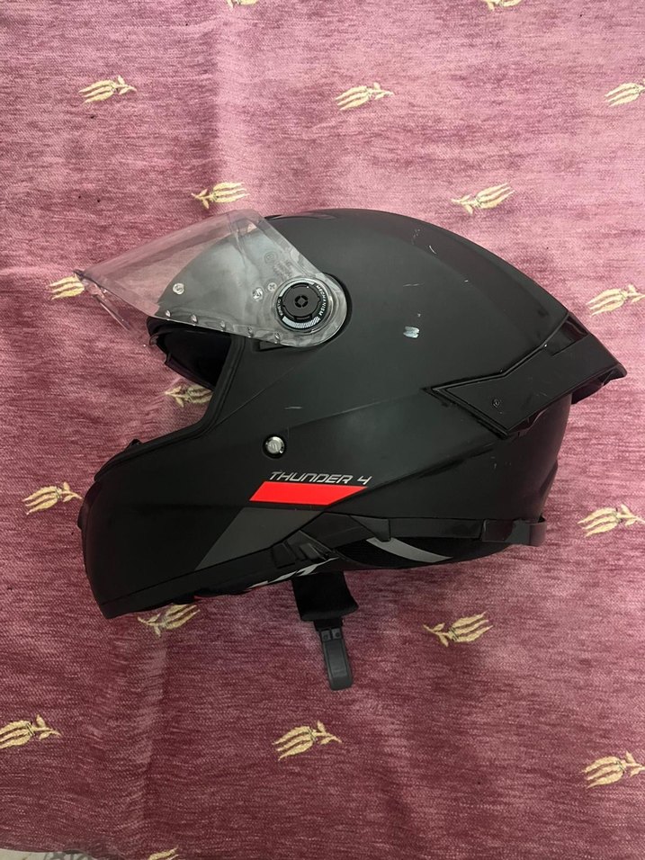 MT Helmets Kask - Görsel 3