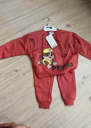 Kırmızı Baskılı Erkek Çocuk Eşofman Takımı - Görsel 2