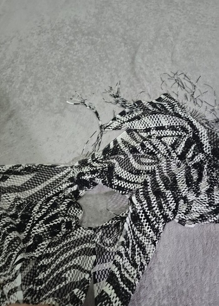 Zebra desenli püsküllü deniz kıyafeti - Görsel 3