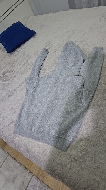 m Beden Kapşonlu gri sweatshirt