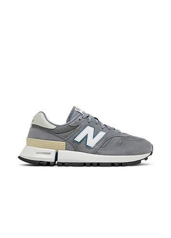 44 Beden siyah Renk New Balance ithal ürün